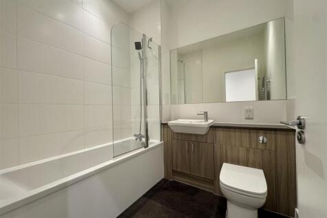 bathroom .jpeg