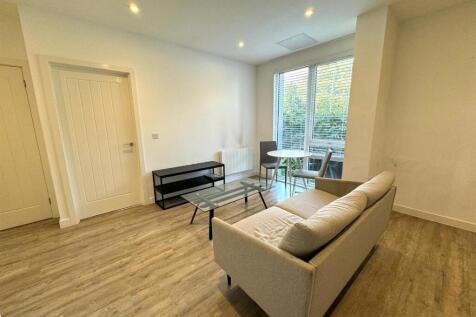 Living Rm pic 5.jpg