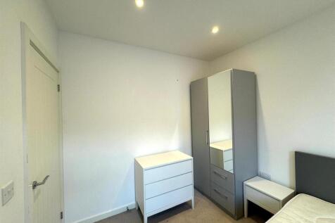 Bedroom pic 4.jpg