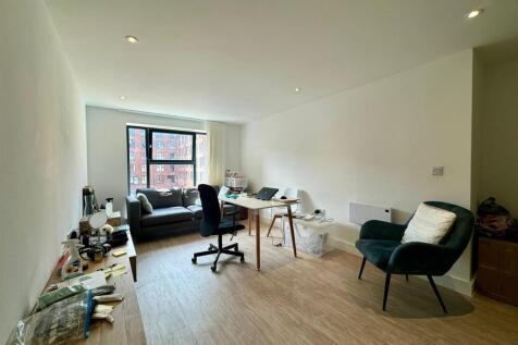 Living room pic 5.jpeg