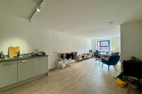 Living room pic 2.jpeg