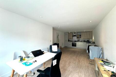 Living room pic 3.jpeg