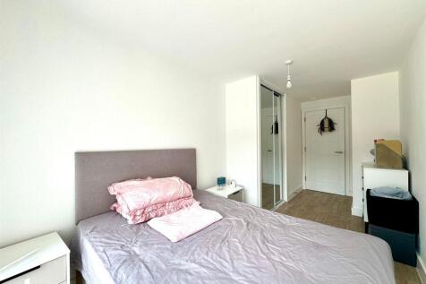 Second bedroom pic 1.jpeg