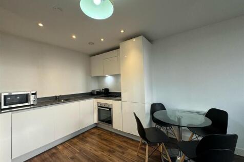 Kitchen/dining1.jpeg