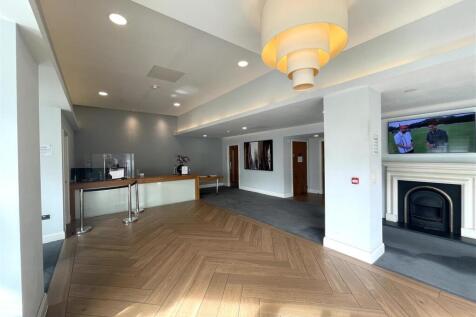 Entrance hall 3.jpeg