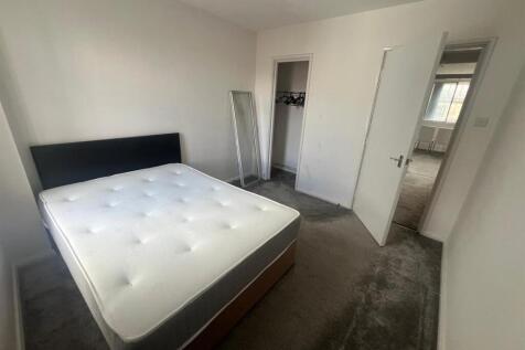 Bedroom 1.jpeg