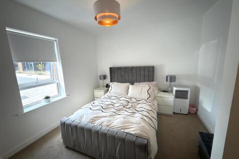 Bed 1.JPG