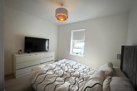 Bed 1 pic 6.jpeg