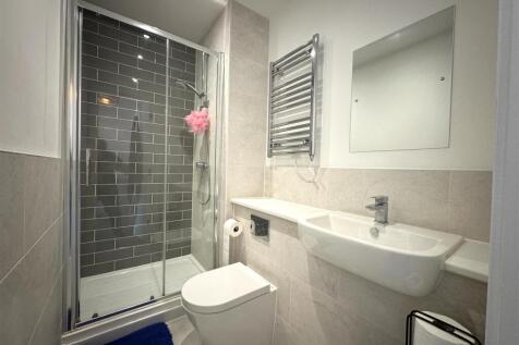 Ensuite.jpeg