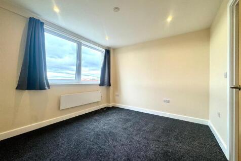 Main bedroom pic 2.jpeg