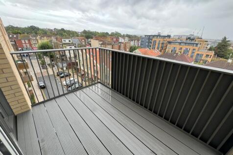 Balcony pic 2.jpg