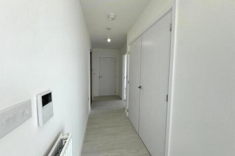 Hallway pic 2.jpeg