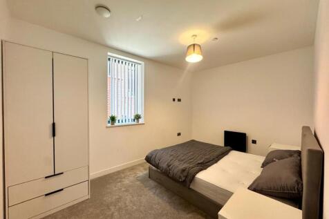 Bedroom pic 1.jpeg