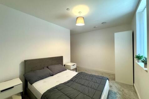 Bedroom pic 2.jpeg