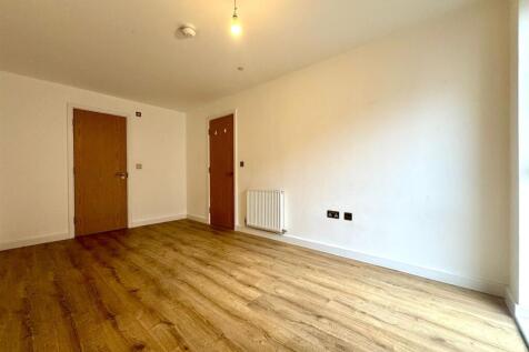 Second bedroom pic 2.jpeg