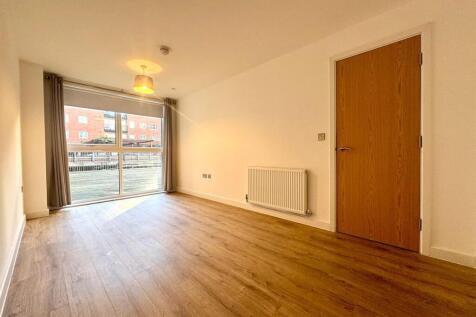 Main bedroom pic 3.jpeg