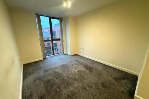Bedroom pic 3.jpeg