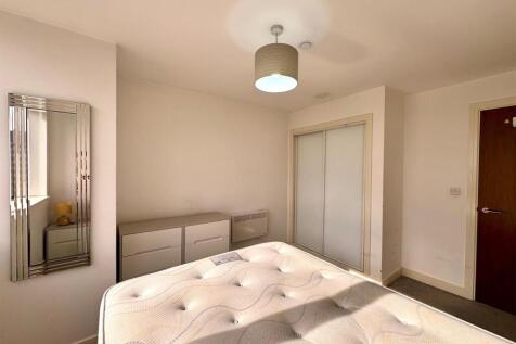 Bedroom pic 2.jpeg