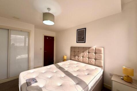 Bedroom pic 3.jpeg
