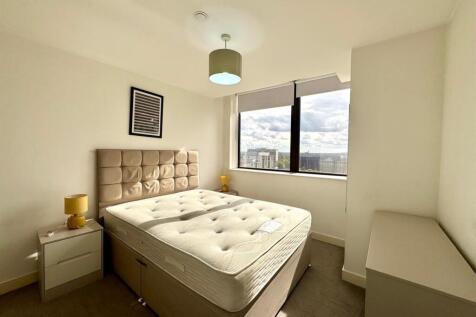 Bedroom pic 4.jpeg