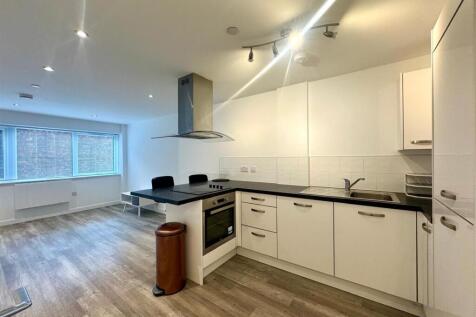 Kitchen pic 2.jpeg