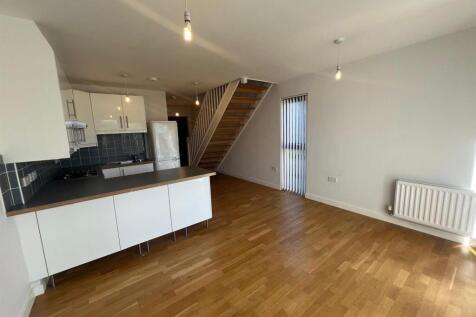 Livingroom:kitchen .jpg