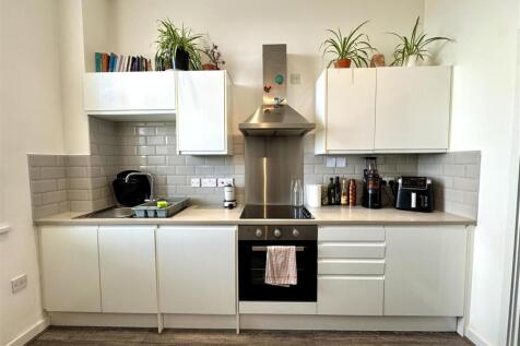 Kitchen 2.jpeg
