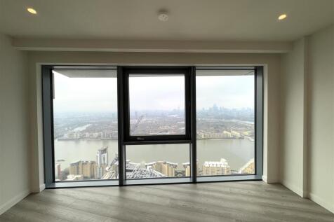 Living Room pic 3.jpeg