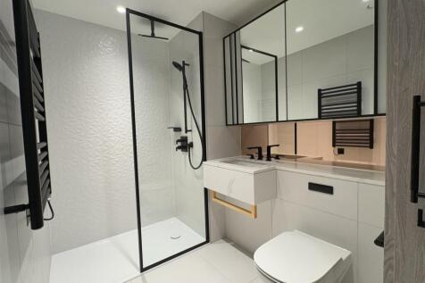 Ensuite pic 2.jpeg