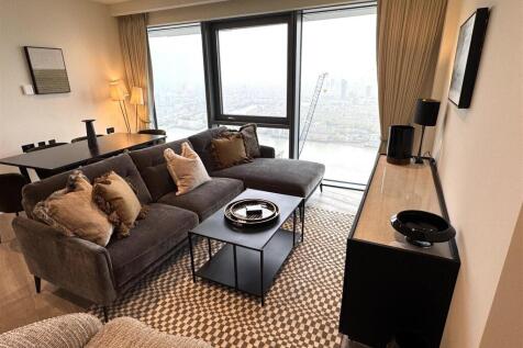 Living room pic 11.jpeg