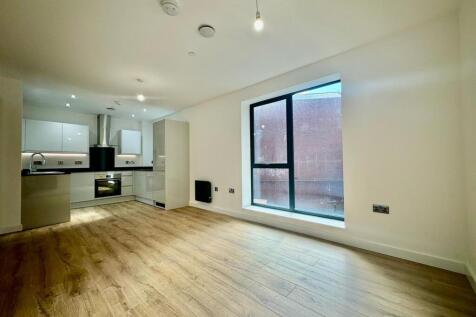 Living room pic 2.jpeg