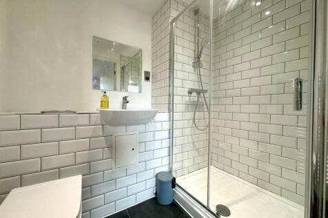 Ensuite.jpeg
