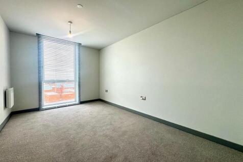 Second bedroom pic 1.jpeg