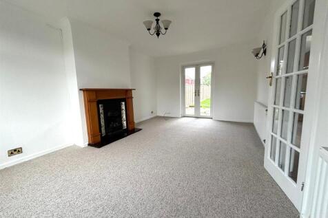 Living Rm pic 2.jpeg