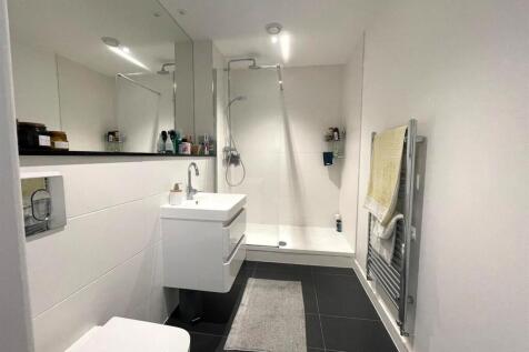 Shower Room.jpg