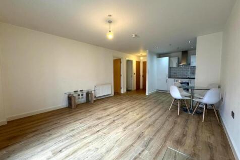 Living room pic 2.jpg