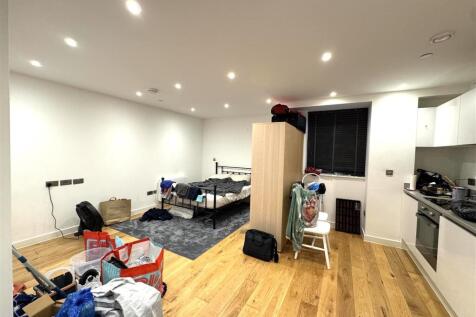 Living Rm pic 2.jpeg