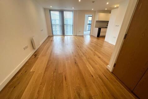 Living Room Pic 2.jpeg