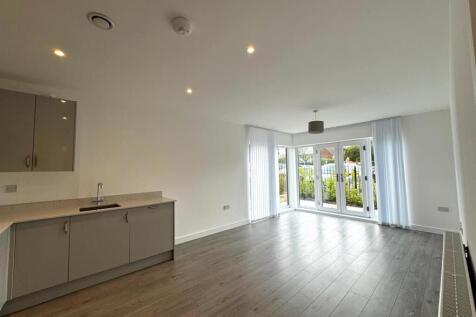 Living room pic 2.jpg