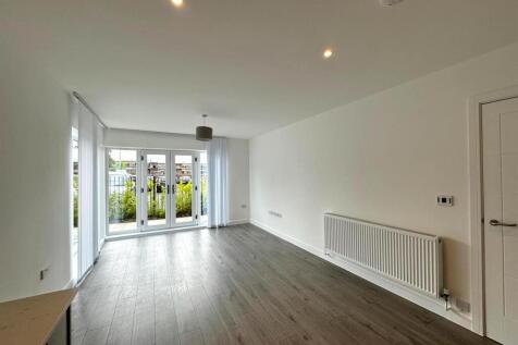 Living room pic 5.jpg