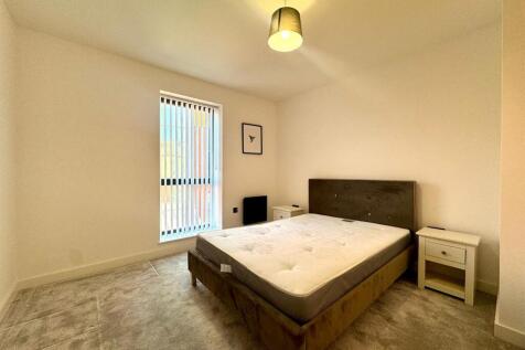 Bedroom pic 2.jpeg