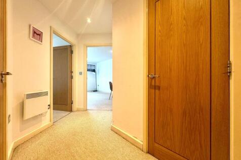 Hallway.jpeg