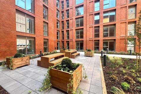 Communal garden 2 pic 5.jpeg