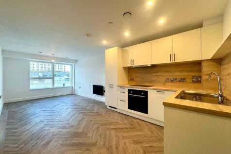 Living room pic 2.jpeg