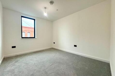 Second bedroom pic 1.jpeg