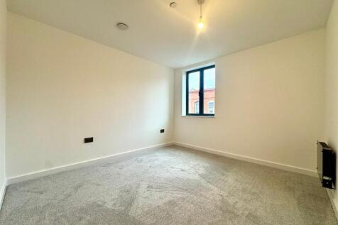 Second bedroom pic 1.jpeg