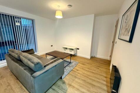 Living room pic 1.jpeg