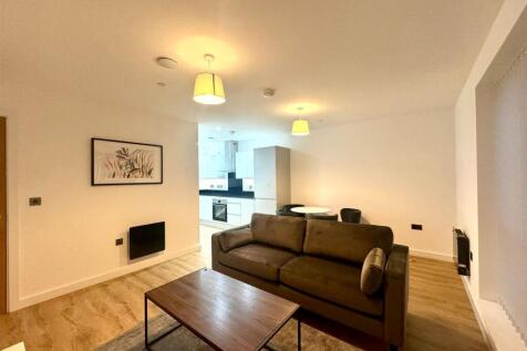 Living room pic 3.jpeg