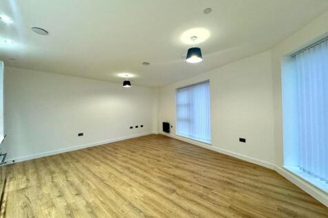 Living room pic 3.jpeg