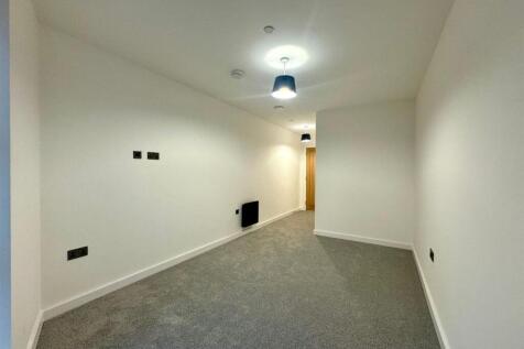 main bedroom pic 3.jpeg